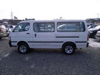 2003 Toyota Hiace Photos