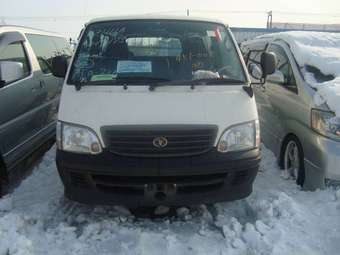2003 Toyota Hiace Pictures