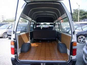 2003 Toyota Hiace Pics