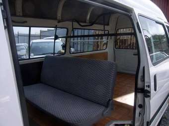 2003 Toyota Hiace Pictures