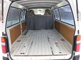 2003 Toyota Hiace Pictures
