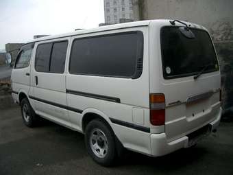 2003 Toyota Hiace Pictures
