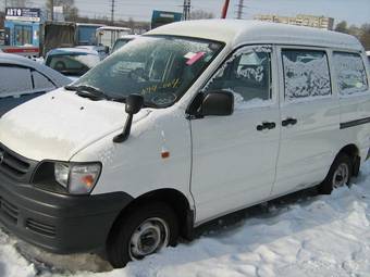 2003 Toyota Hiace Photos