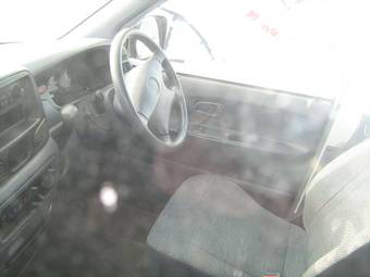2003 Toyota Hiace Photos