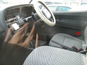 2003 Toyota Hiace Images
