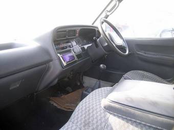 2003 Toyota Hiace Photos