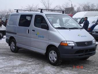 2003 Toyota Hiace Pics