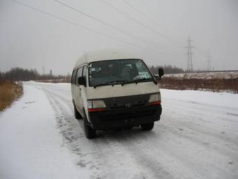 2003 Toyota Hiace Pictures