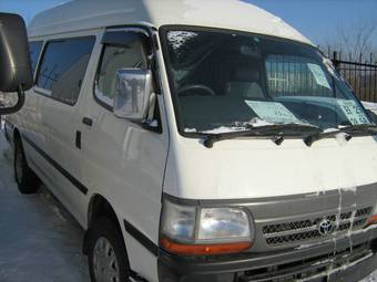 2003 Toyota Hiace Pictures