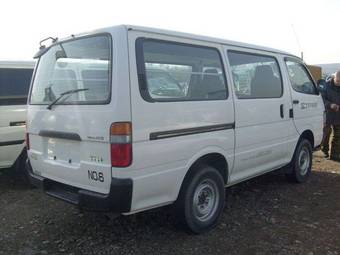 2003 Toyota Hiace Pictures