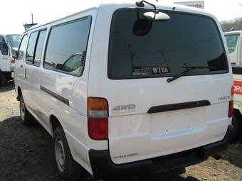 2003 Toyota Hiace Pictures