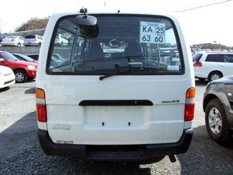 2003 Toyota Hiace Pictures