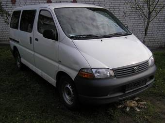 2003 Toyota Hiace Photos