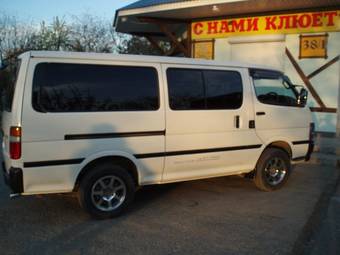 2003 Toyota Hiace Photos