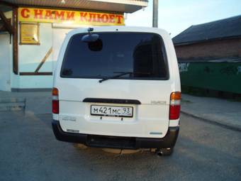 2003 Toyota Hiace Pictures