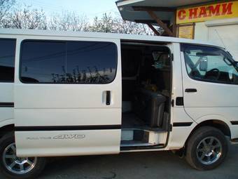 2003 Toyota Hiace Photos