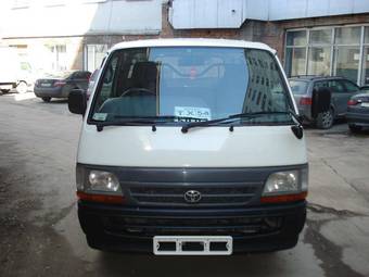 2003 Toyota Hiace Pics