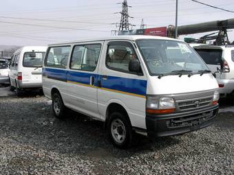 2003 Toyota Hiace Pictures