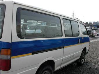 2003 Toyota Hiace Pictures