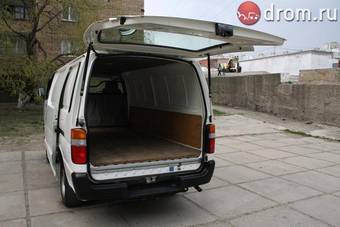 2003 Toyota Hiace Photos