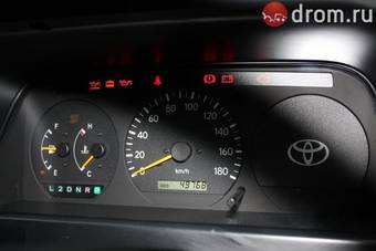 2003 Toyota Hiace Photos