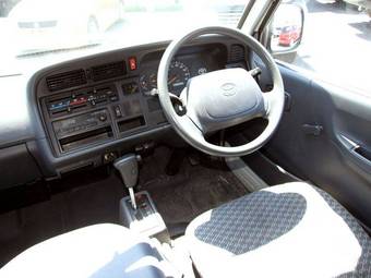 2003 Toyota Hiace Pictures