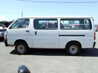 2003 Toyota Hiace Pictures