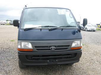 2003 Toyota Hiace Pictures