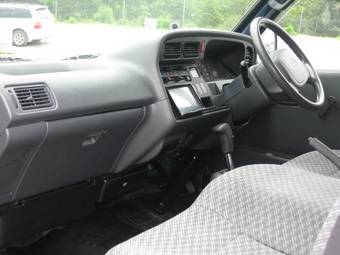 2003 Toyota Hiace Wallpapers