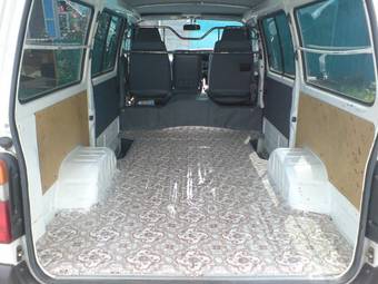 2003 Toyota Hiace Photos