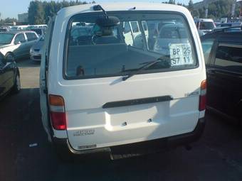 2003 Toyota Hiace Pictures