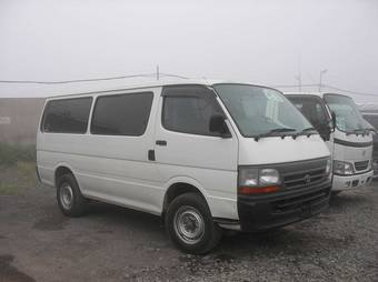 2003 Toyota Hiace Photos