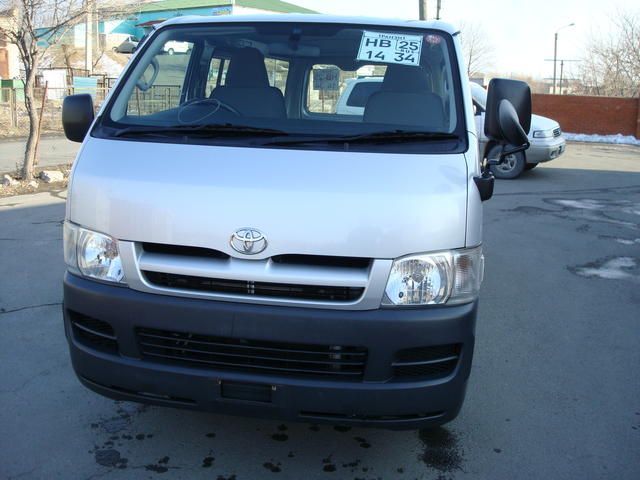 2004 Toyota Hiace