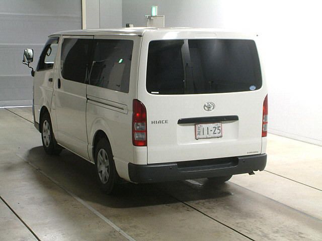 2004 Toyota Hiace