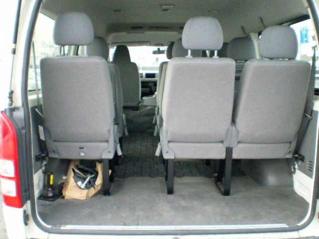 2004 Toyota Hiace