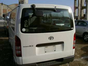 2004 Toyota Hiace