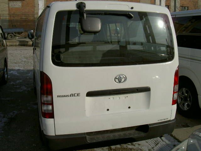 2004 Toyota Hiace