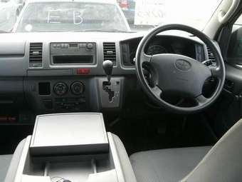 2004 Hiace