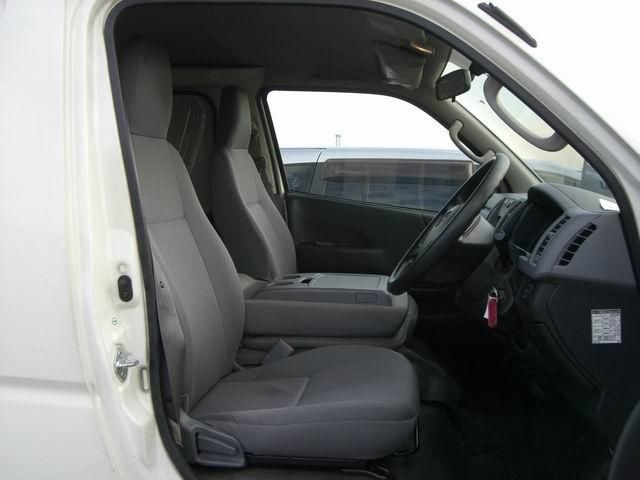 2004 Toyota Hiace