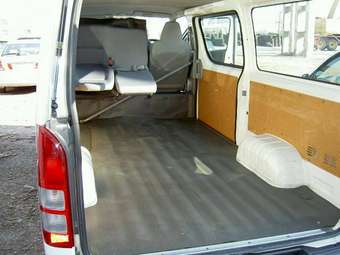 2004 Toyota Hiace Pictures