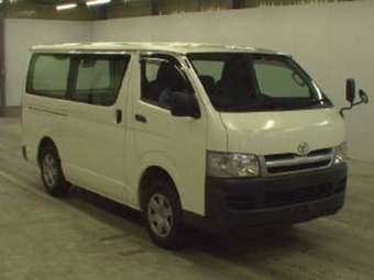 2004 Toyota Hiace Pics