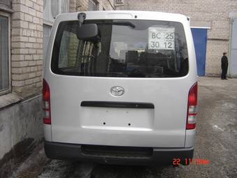 2004 Toyota Hiace Pics