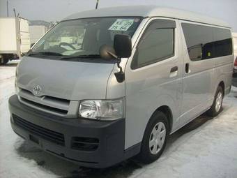 2004 Toyota Hiace Pictures