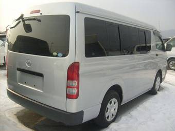 2004 Toyota Hiace Pictures
