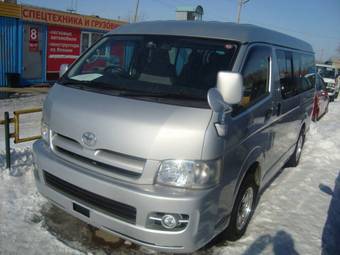 2004 Toyota Hiace Pictures