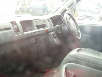 2004 Toyota Hiace Photos