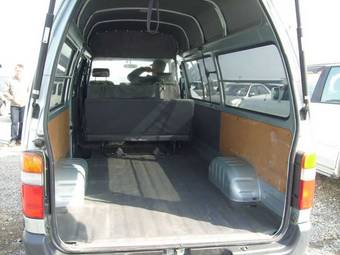 2004 Toyota Hiace Pics