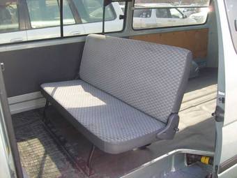 2004 Toyota Hiace Pictures