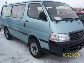 2004 Toyota Hiace Photos