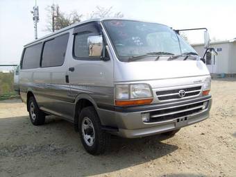 2004 Toyota Hiace Pictures